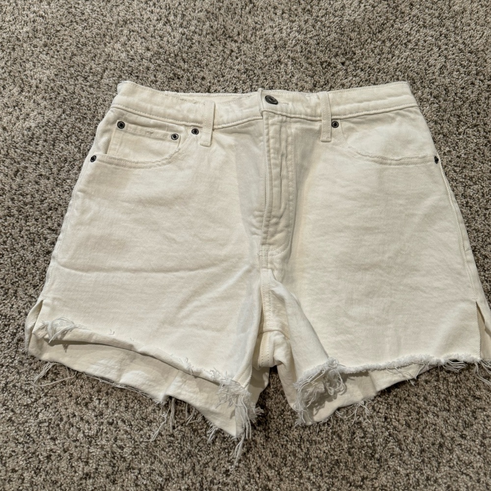 Women’s Abercrombie & Fitch Mom Short, sz 29